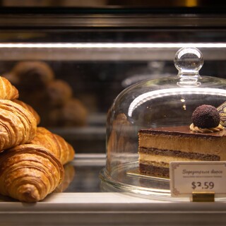 06_AI_Image_1767262361696